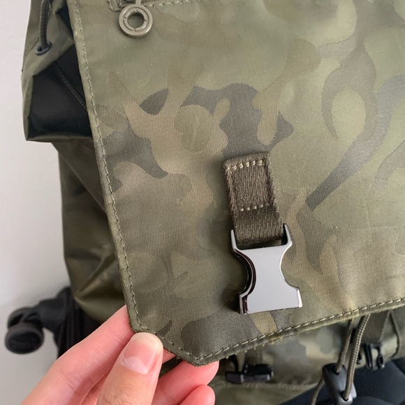 C6 Slim Camo Backpack - Picture 5 of 10